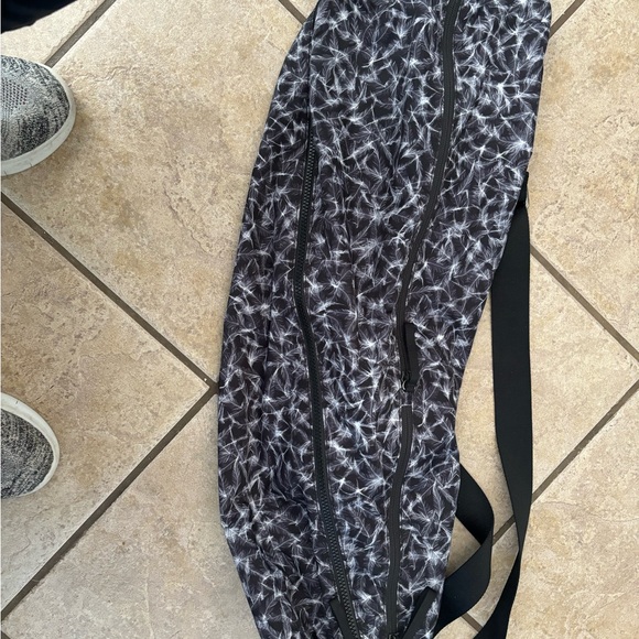 Lululemon Yoga mat sling bag. - Picture 5 of 7